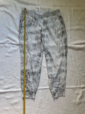 Lululemon Women’s WarmDown Jogger